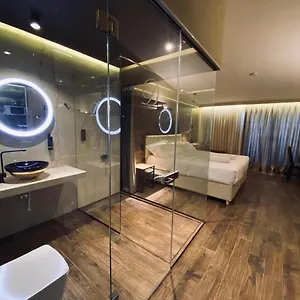 Deluxe In Blloku Area , Tirana Albanien